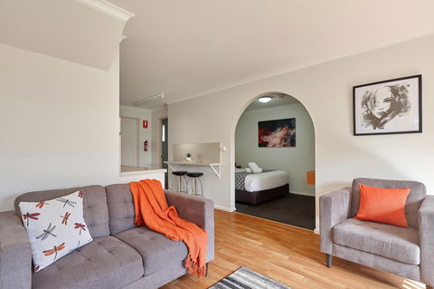 Elphin Serviced Apartments - Accommodation Australia 11