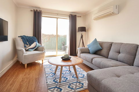 Elphin Serviced Apartments - Accommodation Australia 13
