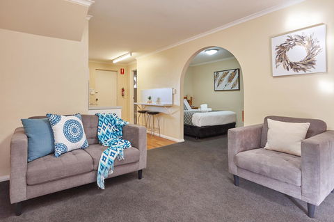 Elphin Serviced Apartments - Accommodation Australia 9