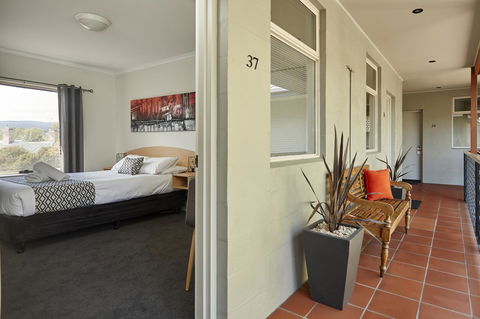Elphin Serviced Apartments - Accommodation Australia 35