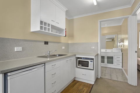Elphin Serviced Apartments - Accommodation Australia 39