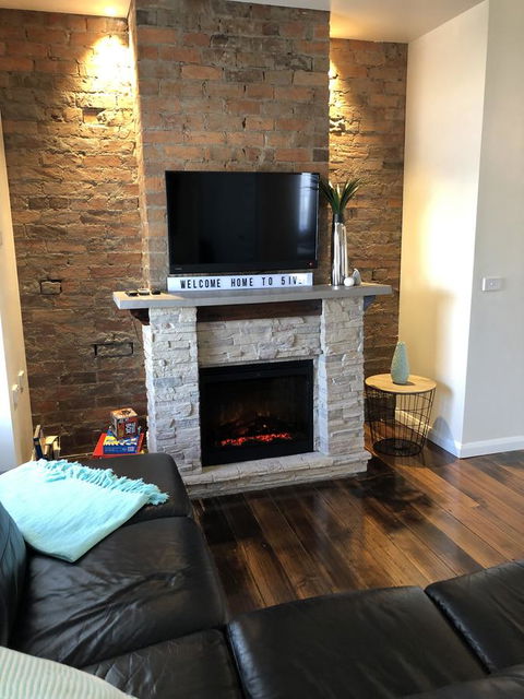 Apartment 5ive - Accommodation Australia 2