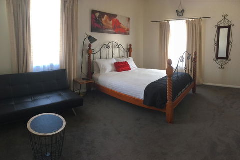 Apartment 5ive - Accommodation Australia 7