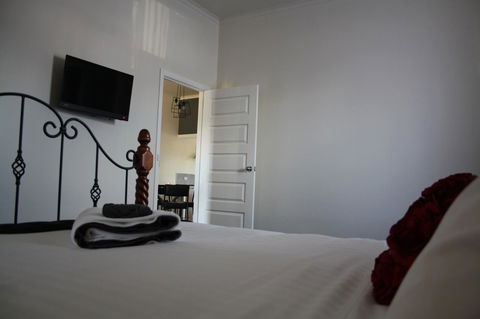 Apartment 5ive - Accommodation Australia 11
