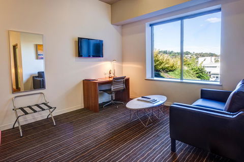 Mantra Charles Hotel - Accommodation Australia 21