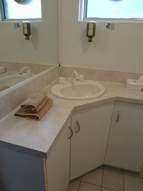 Adina Place Motel Apartments - Accommodation Australia 24