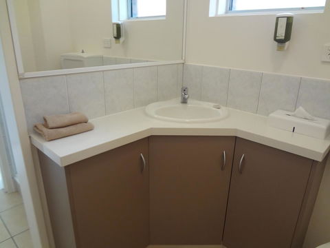 Adina Place Motel Apartments - Accommodation Australia 39