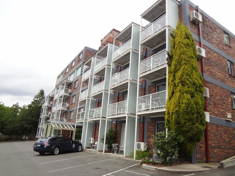 Adina Place Motel Apartments - Accommodation Australia 0