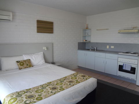 Adina Place Motel Apartments - Accommodation Australia 32
