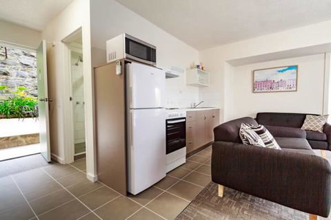 Adina Place Motel Apartments - Accommodation Australia 1