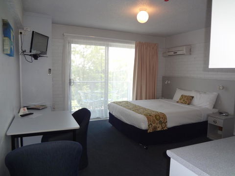 Adina Place Motel Apartments - Accommodation Australia 30