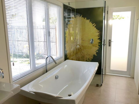 Richmond Bridge Accommodation â€œTwo The Bridgeâ€ - Accommodation Australia 3