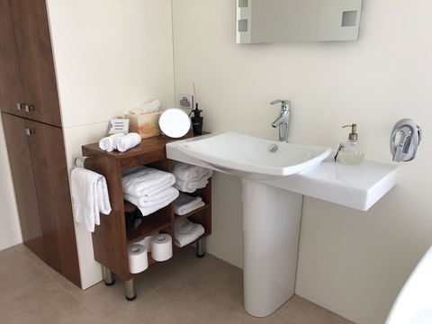 Richmond Bridge Accommodation â€œTwo The Bridgeâ€ - Accommodation Australia 14