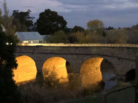 Richmond Bridge Accommodation â€œTwo The Bridgeâ€ - Accommodation Australia 31