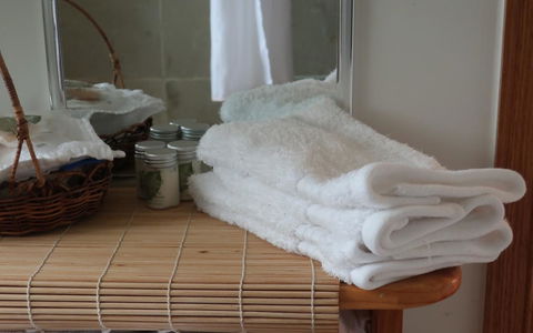 Cherry Top Farmstay - Boutique Eco Village - Australia Shopping 2