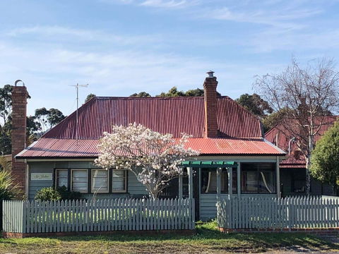 Kerrellie Cottages 2, 4 & 8 Reid Street - Accommodation Australia 0