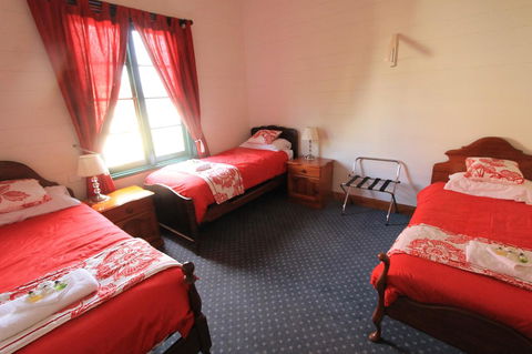 Kerrellie Cottages 2, 4 & 8 Reid Street - Accommodation Australia 34