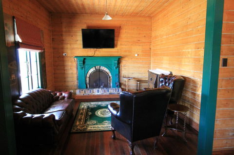 Kerrellie Cottages 2, 4 & 8 Reid Street - Accommodation Australia 5
