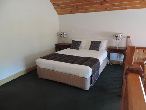Bushman's Cafe - Accommodation Australia 13
