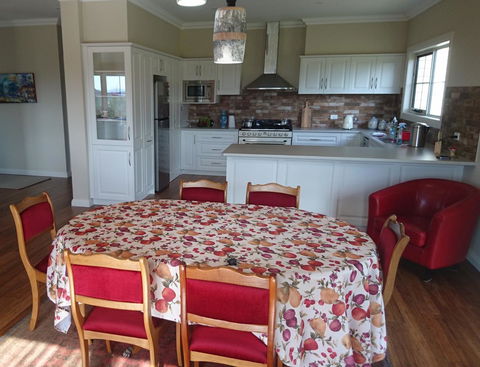 Mountain Blue Guest House - Accommodation Australia 20