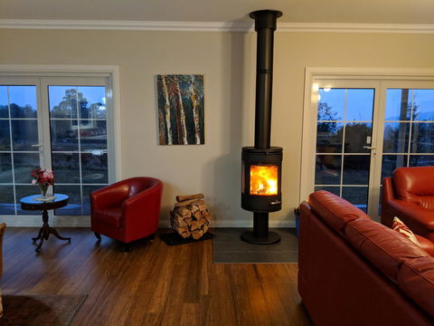 Mountain Blue Guest House - Accommodation Australia 7