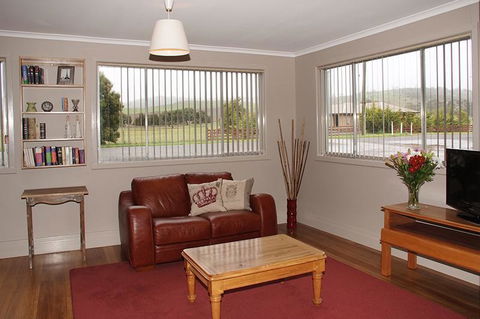 Pinestumps Holiday Home - Accommodation Australia 2