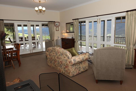 House On The Hill Bed And Breakfast - Accommodation Australia 42