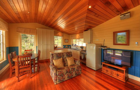 Island View Spa Cottage - Accommodation Australia 7