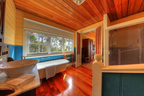 Island View Spa Cottage - Accommodation Australia 3