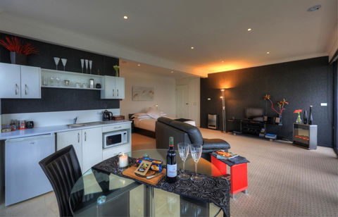 Sheer Pleasure Accommodation - Local Tourism 0
