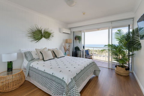 NEW Beautiful 2 Bed Ocean Views In Broadbeach - Accommodation Australia 0