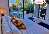 NEW Sunshine Beach Family Escape 3 bedroom with Free Wifi and Parking