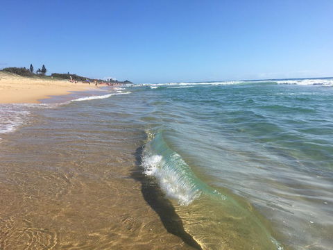 NEW UPMARKET COMFORTABLE 2 Bed, 2 Bath, OCEAN VIEWS, 250m To BUDDINA BEACH! - Accommodation Australia 0