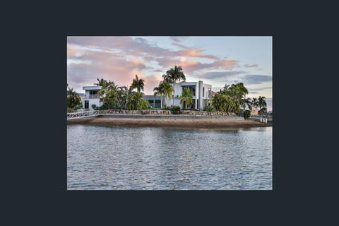 NewPort Dream Quiet Island - No Party - Accommodation Australia 0