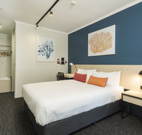 Nightcap at Edge Hill Tavern - Accommodation Australia