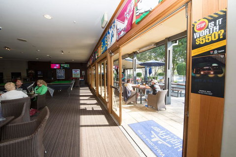 Nightcap At High Flyer Hotel - Bed n Breakfasts 0