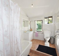 Nimbin waterfall retreat - Australia Shopping