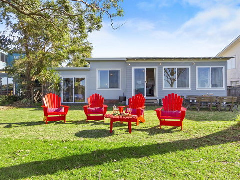 Noddys Riverside - Australia Shopping 1