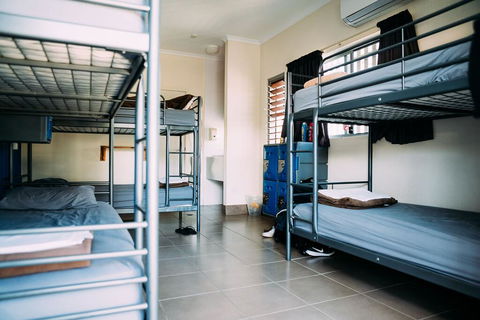 Noosa Flashpackers - Local Tourism 1