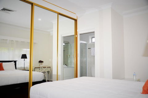 North Ryde Guesthouse - Australia Shopping 1