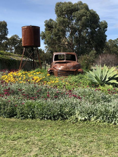 Nutcrackers Lodge - Accommodation Australia 0