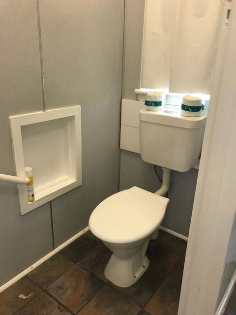 O'Shea's Royal Hotel - Bed n Breakfasts 3