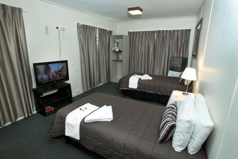 O'Sheas Windsor Hotel - Accommodation Australia 0