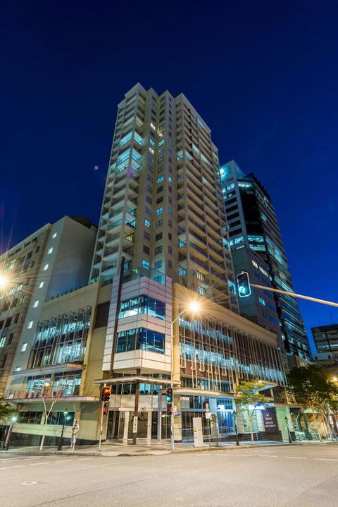 Oaks Brisbane Lexicon Suites - Local Tourism 3