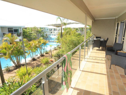 Oaks Pacific Blue 339, 265 Sandy Pt Road - HUGE RESORT LAGOON POOL - Local Tourism 1