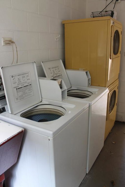 Oasis Inn Apartments - Accommodation Australia 3