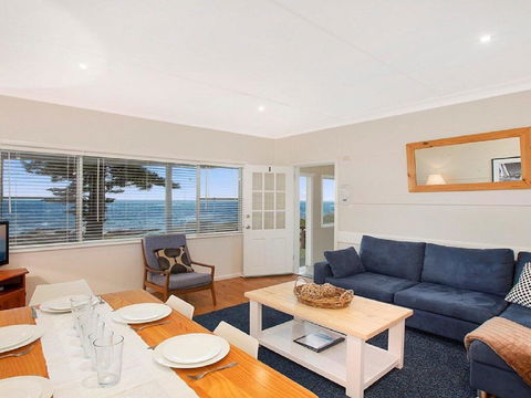 Ocean Blue Apartment One - Oceanfront Apartment - Accommodation Australia 0