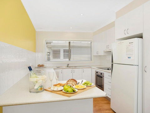 Ocean Blue Apartment Three - Apartment On 2nd Level - Accommodation Australia 3