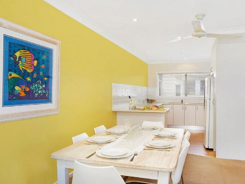 Ocean Blue Apartment Three - Apartment On 2nd Level - Accommodation Australia 2