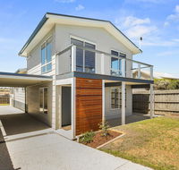 Ocean Chill 10 Minutes Drive to Phillip Island Pet Friendly Family Home Sleeps 8 - Accommodation Australia